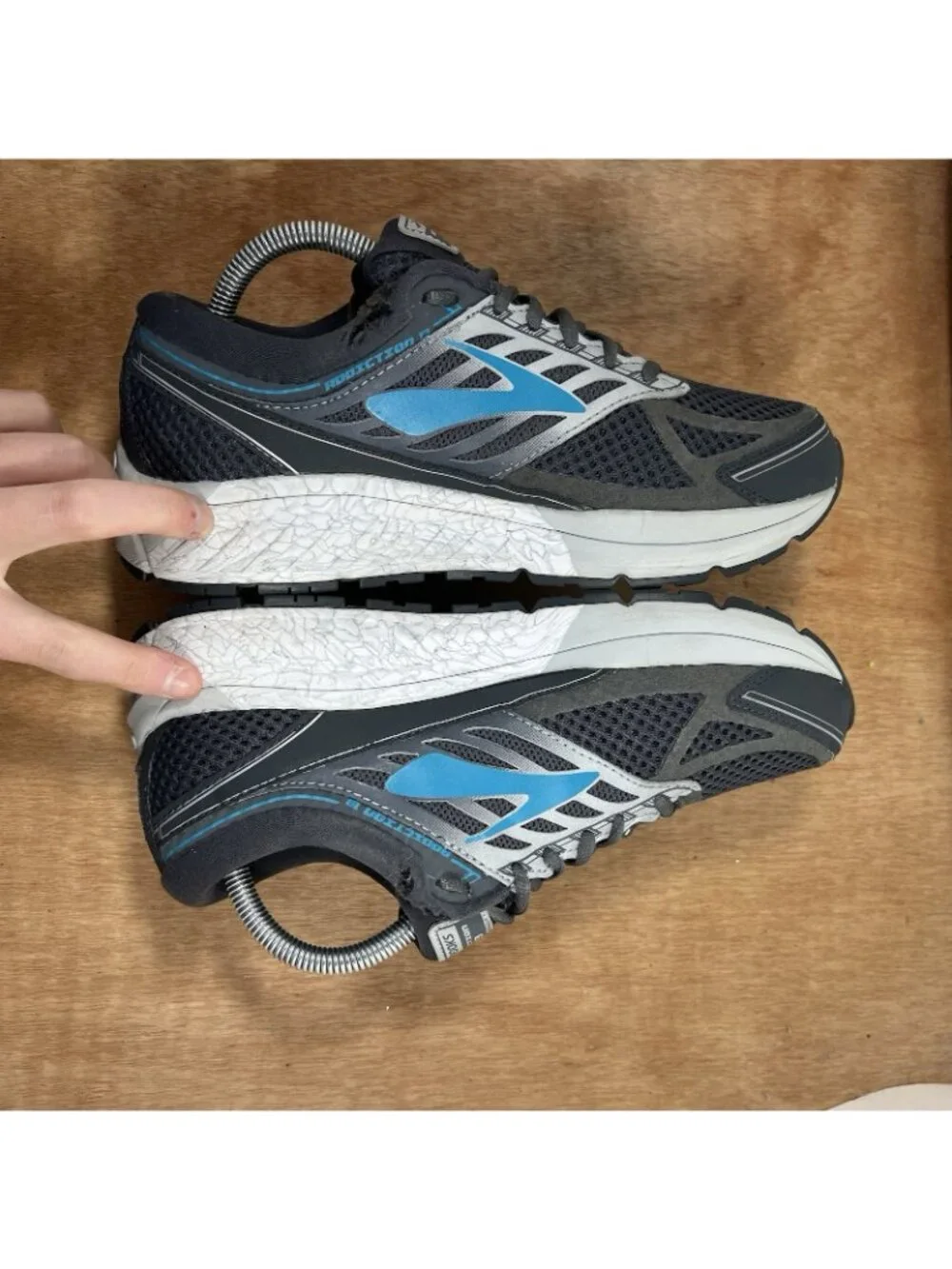 Brooks Addiction 13 Womens 10 Gray Running Shoes Sneakers